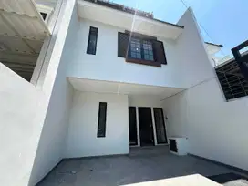 Dijual Rumah Baru Minimalis Bagus 2 Lt Lebak Jaya Surabaya Timur