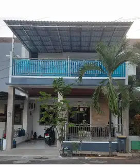 Dijual Rumah 2 Lantai Depan Taman di Cluster Harmoni Harapan Indah