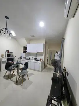 Dijual cepat rumah rapi 2 lt di Regency Melati Mas lt.96m hanya 1,5 M
