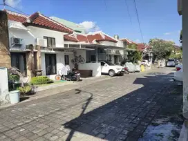 DIJUAL RUMAH CLUSTER LANTAI 1 SIAP HUNI LOKASI KUTA UTARA