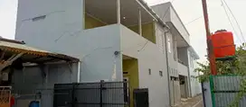Rumah Plus Kontrakan 4 Pintu , Masing Masing Kamar Mandi Di Dalam