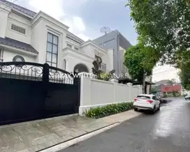 Rumah Mewah di Jl. Panglima Polim X Lokasi Elite Area Tenang