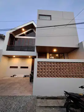 Jk321.Rumah Baru Modern Dlm Komplek Area Jl Sadar Jagakarsa jaksel