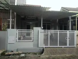 disewakan rumah semi furnish vbi 6