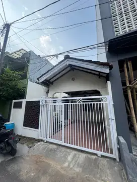 Rumah siap pakai bebas banjir lokasi strategis. Galaxy Bekasi