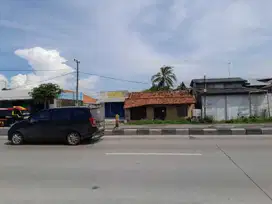 Tanah Tepi Jalan Raya Invest Murah Dekat Yogya Plaza Indramayu
