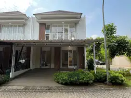 Rumah Hook Tidak Hadap Tetangga Dapur Luas di Nara Dekat Ruko Aniva