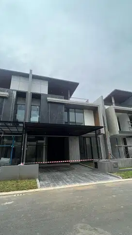 SEWA RUMAH BARU CITRALAND UTAMA DISTRICT 9 LUAS 210 SELATAN BAGUS