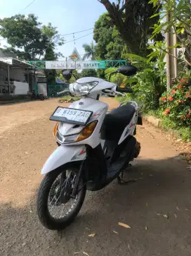 Mio smile 2011 putih