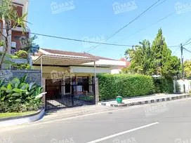 RUMAH BAGUS DAN LUAS JALAN SUMBING MALANG,BISA UNTUK USAHA
