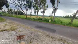 DIJUAL TANAH STRATEGIS TEPI JALAN RAYA DI SLEMAN BARAT YOGYAKARTA