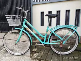 Sepeda City bike Polygon lovina warna tosca, ban 26 inch