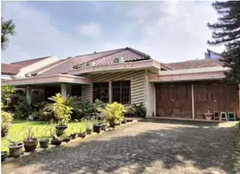 Dijual Rumah Super Luas di Komplek Pajak – Lokasi Premium di Larangan