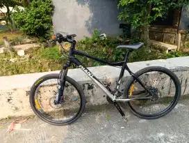 Sepeda gunung giant Yukon IMPORT