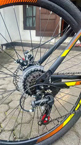 Sepeda MTB Velion (baru dipake 2 minggu)