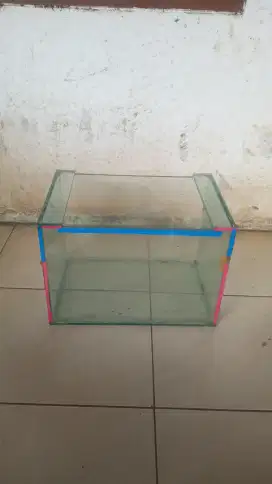 Aquarium dan lampu