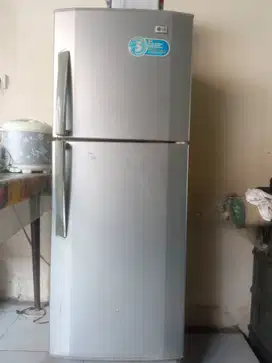 Kulkas Merk LG 2 Pintu