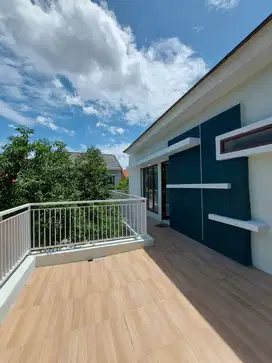 FOR SALE RUMAH DISCOVERY BINTARO POSISI HOOK SIAP HUNI