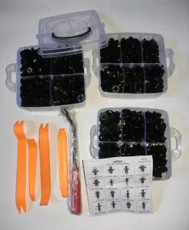 Baut Rivet Mobil 620 pcs dan Alat pembuka panel