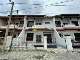Dijual Rumah 2,5 Tingkat di Komplek Villa Polonia Indah - Medan