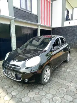 Nissan march at 2013 hitam