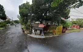 DiJual Rumah Tua 1 Lantai  Lokasi Strategis di Taman Alfa Indah Jakbar