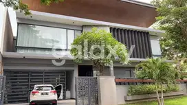 Rumah villa royal hook mewah pakuwon city