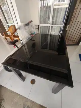 Dijual meja makan kayu permukaan kaca