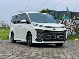 (TDP 15JUTA) NEW VOXY 2.0 CVT TSS 2022 WHITE PUTIH MATIC TERMURAH