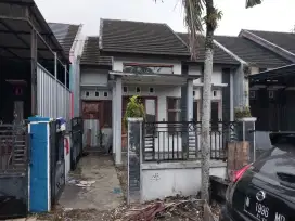 Rumah dijual, akan direnovasi sesuai kebutuhan pembeli.