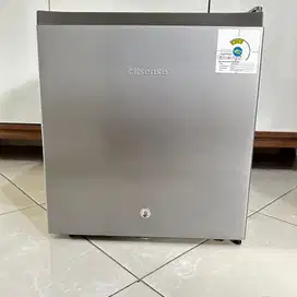 kulkas mini hisense 42L