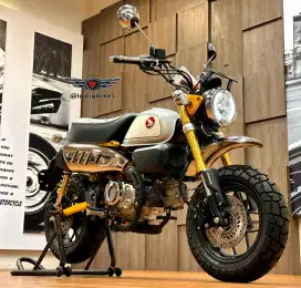 Honda Monkey Z125 Kuning