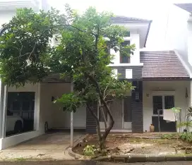 Kontrak Tahunan Rumah Grand Wisata 162 m2 dekat mall living world