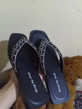 Dijual rugi Sendal bahan Import