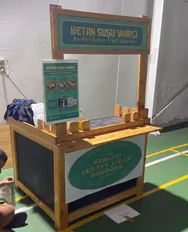 Gerobak booth kayu portable