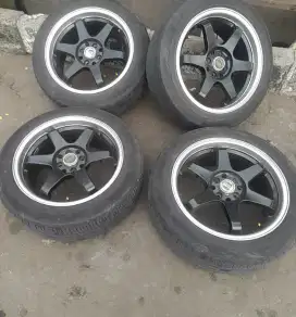 Velg racing rays te37