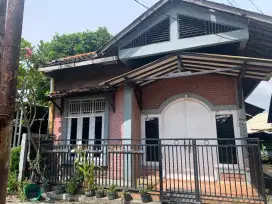 Disewakan rumah murah terawat dengan lokasi stratehis 3 kamar