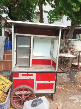 bekas gerobak mie pedas