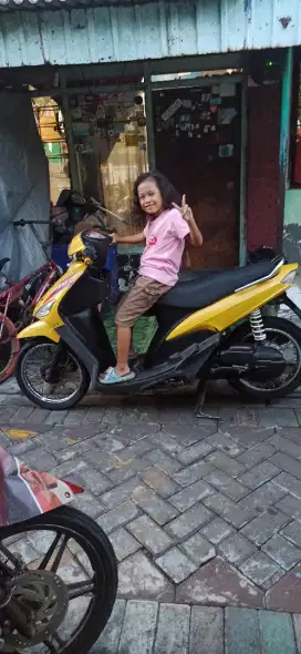 Mio 5TL Limited Edition Kuning