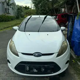 Jual BU Ford Fiesta 1.4 White AT Pribadi