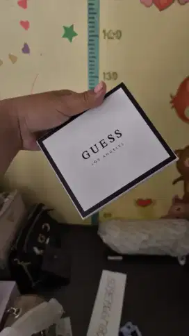 Tas dan Dompet GUESS