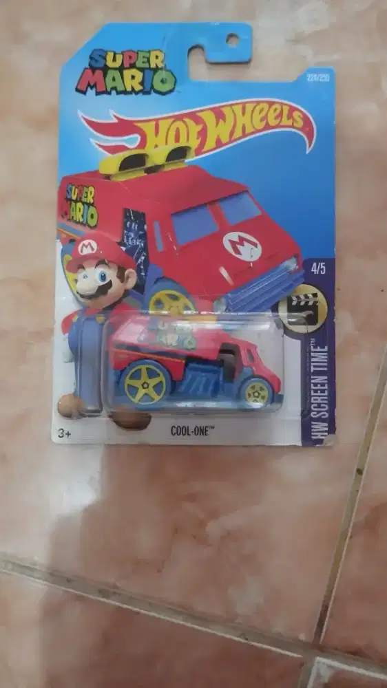 Hotwheels super Mario