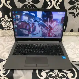 HP 240gb i7 gen 11 RAM 8