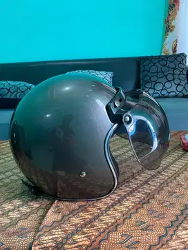 Helm Retro Abu Metalic