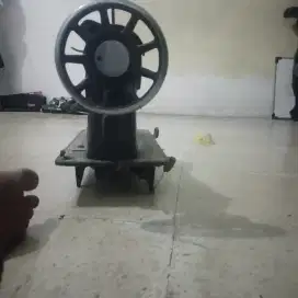 Jual mesin jahit jadul