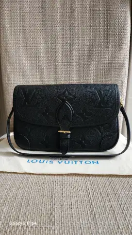 L V  Diane preloved bag