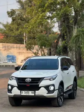 Fortuner TRD Matic Diesel 2018
Istimewa Skli !!!
- KM low 46rb