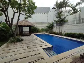 Rumah Mewah dgn Private Pool Dlm Komplek di Gandaria Selatan, Jaksel