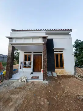 Rumah Minimalist dan Strategis Perbatasan Rajabasa