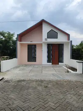 RUMAH BERLOKASI STRATEGIS MURAH diDENGKOL SINGOSARI MALANG SHM